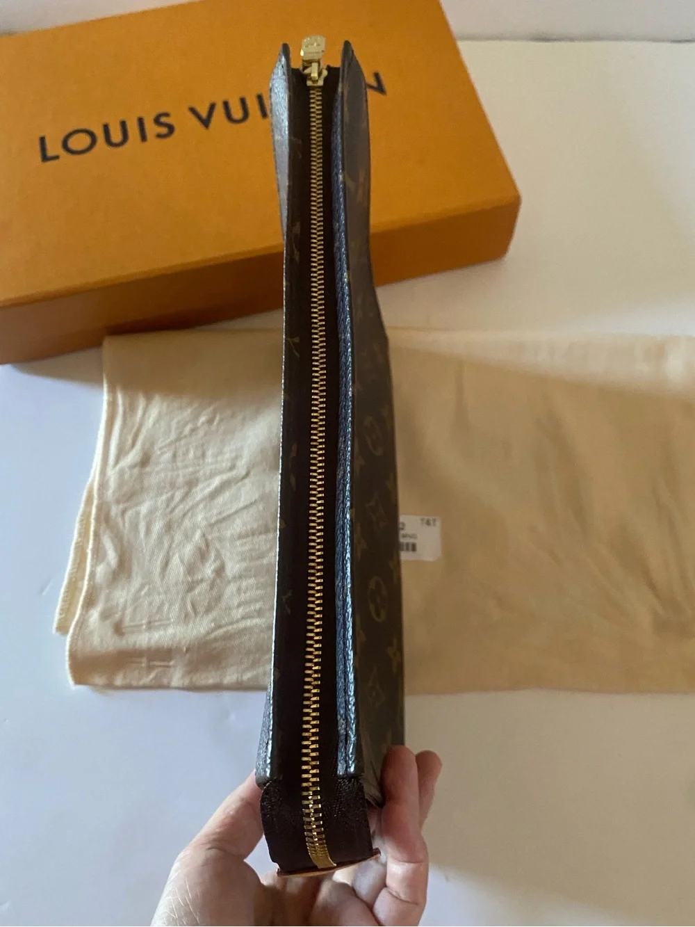 Louis Vuitton toiletry 26